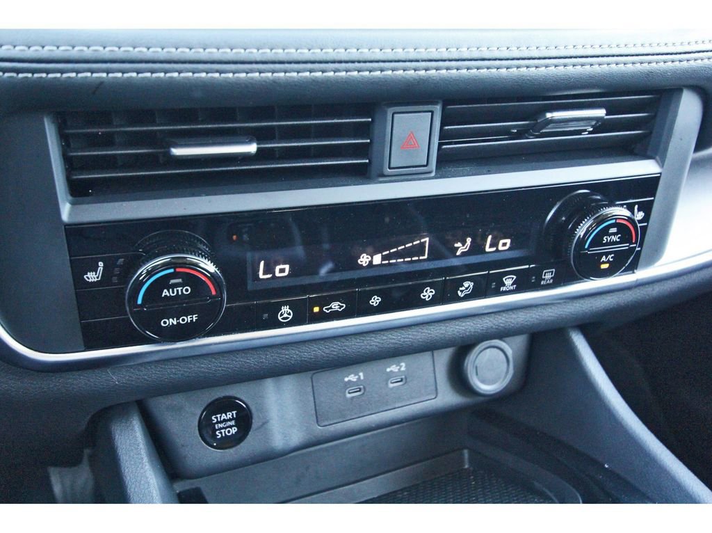 Used 2024 Nissan Rogue SV w/ SV Premium Package image 24