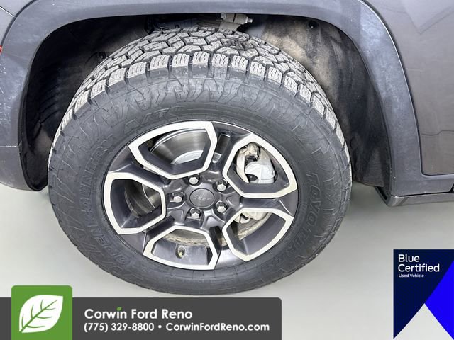 Used 2022 Jeep Grand Cherokee Trailhawk AWD/4WD image 35