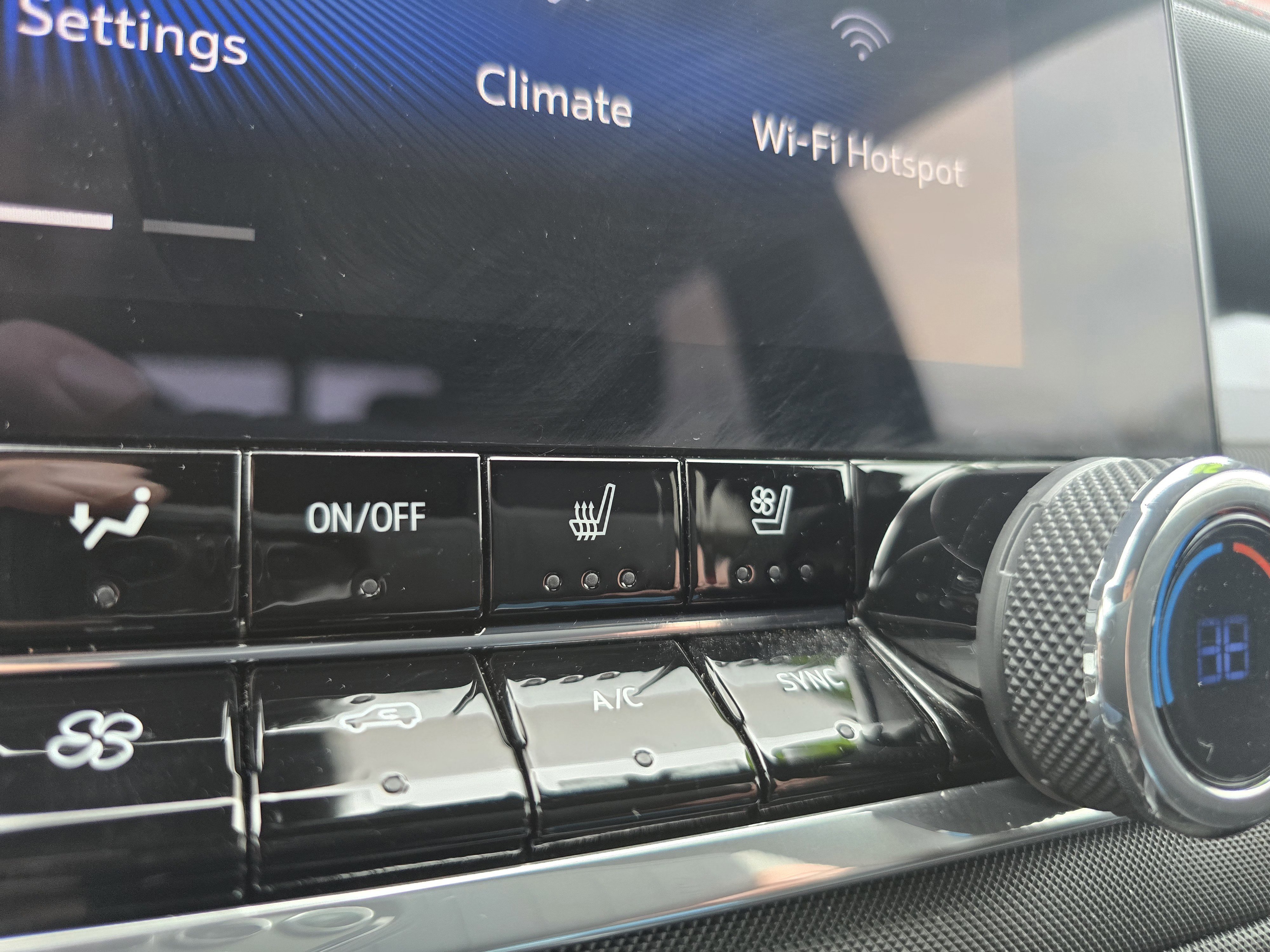 Used 2024 Chevrolet Colorado Z71 w/ Z71 Convenience Package 2 image 28