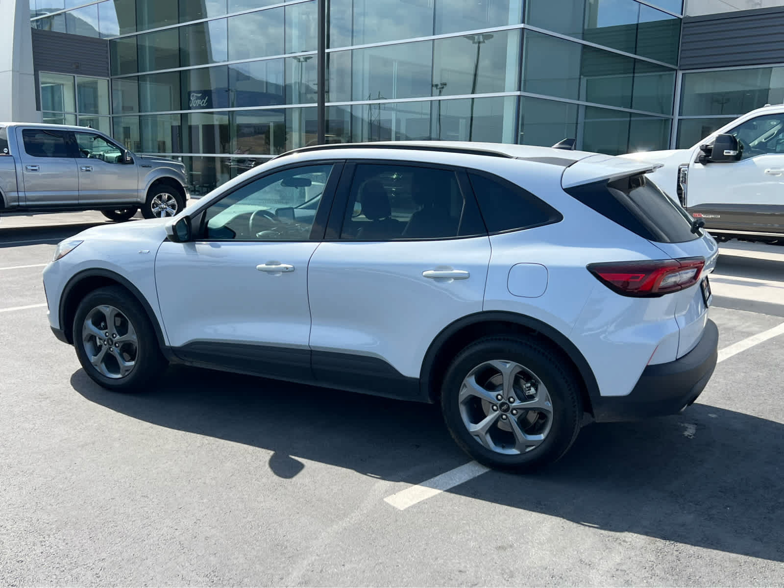 Certified 2025 Ford Escape ST-Line Select AWD/4WD image 11