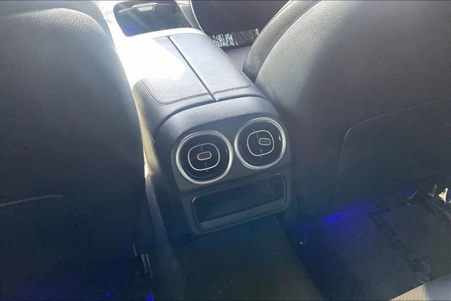 Used 2023 Mercedes-Benz C 300 Sedan image 32