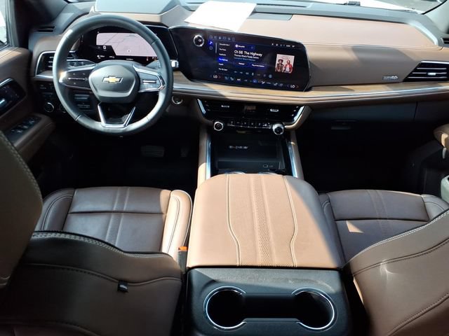 Used 2025 Chevrolet Suburban High Country AWD/4WD image 14