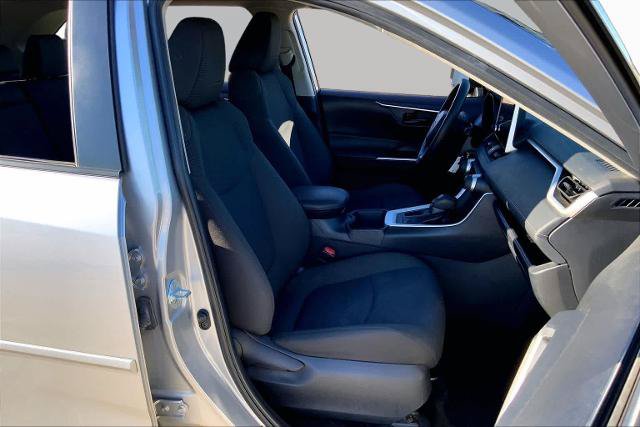 Used 2024 Toyota RAV4 LE FWD image 9