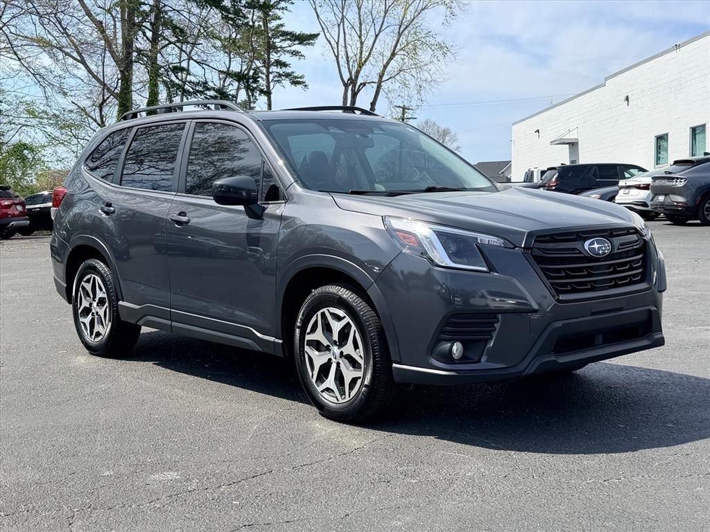 Used 2023 Subaru Forester Premium AWD/4WD image 2