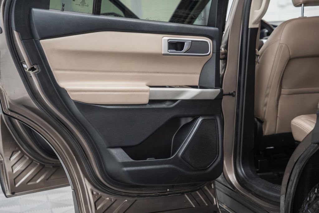 Certified 2021 Ford Explorer XLT w/ Equipment Group 202A image 40