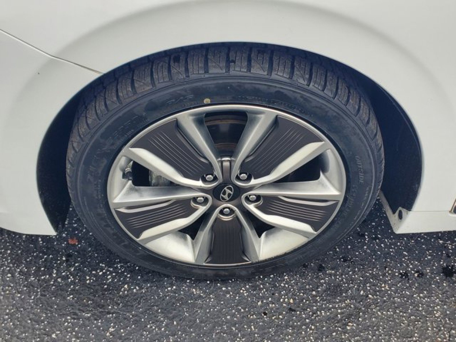 Used 2019 Hyundai Ioniq Limited w/ Ultimate Package 02 image 4