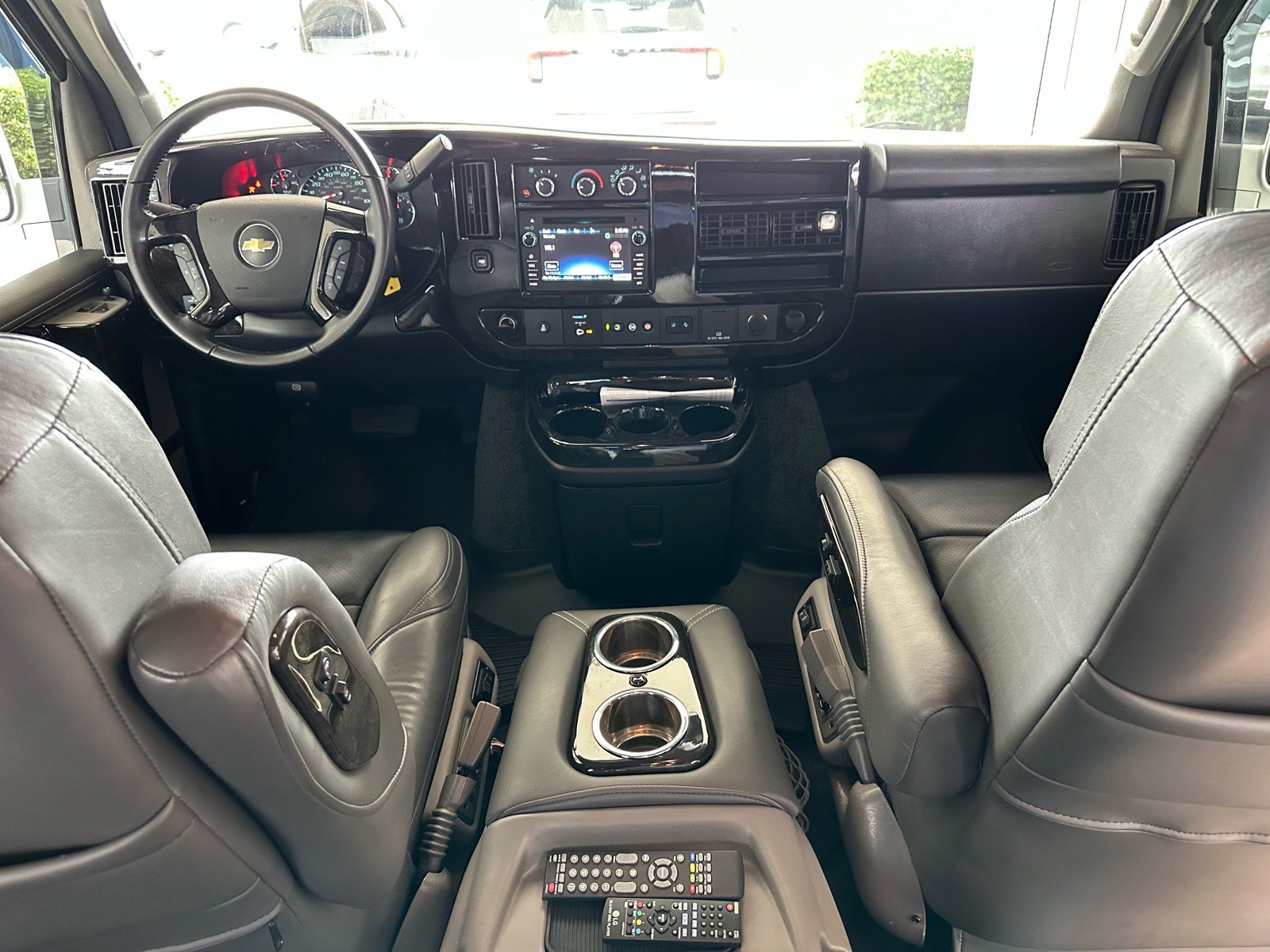 Used 2020 Chevrolet Express 2500 w/ Enhanced Convenience Package RWD image 43
