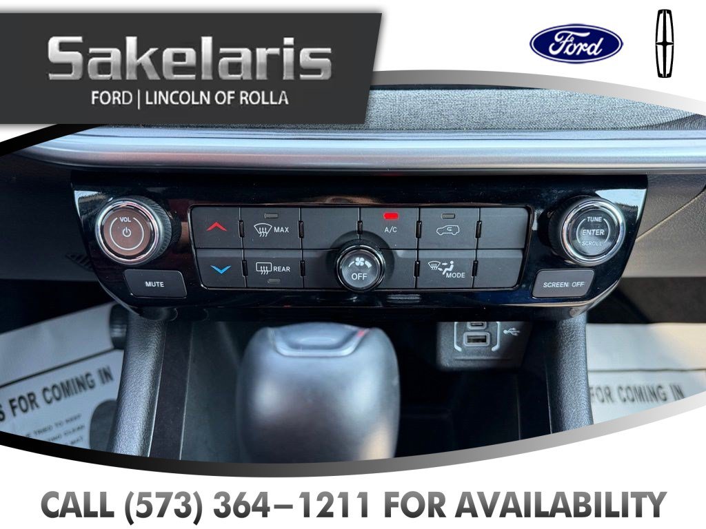 Used 2025 Jeep Compass Latitude AWD/4WD image 24