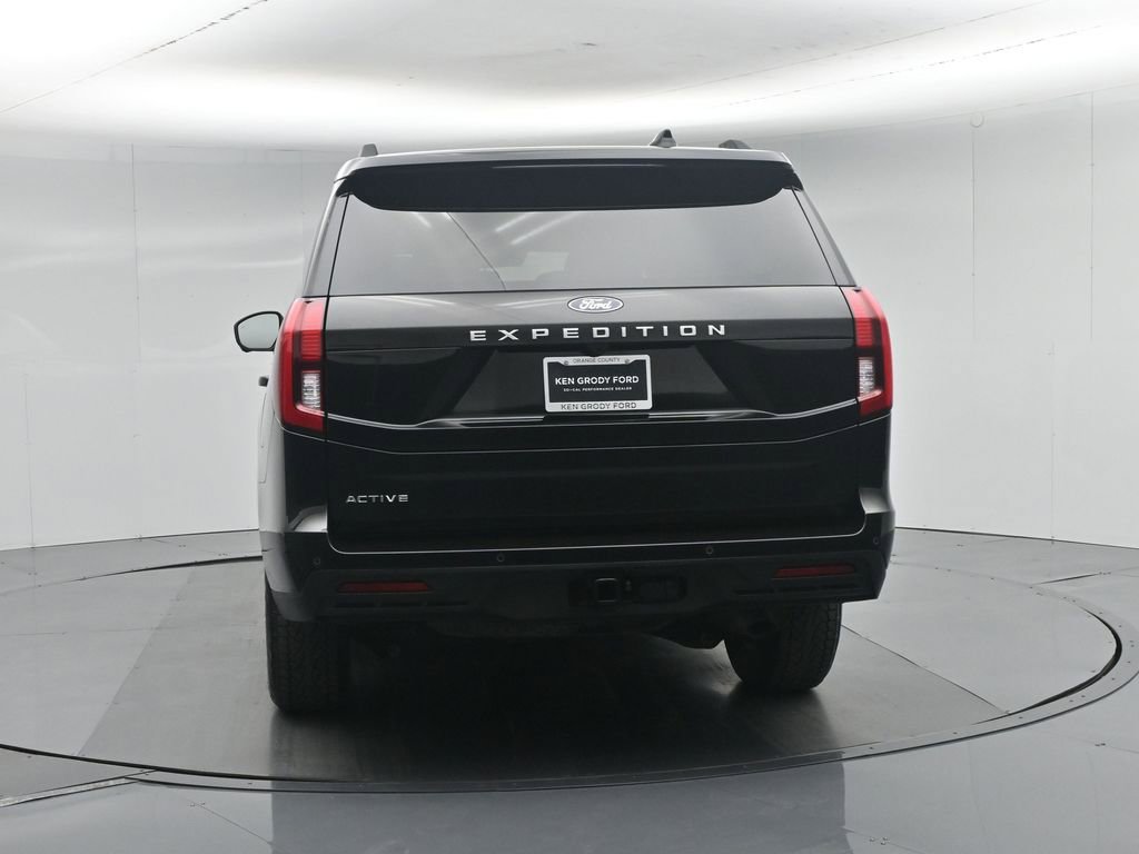 Certified 2025 Ford Expedition Active AWD/4WD image 33