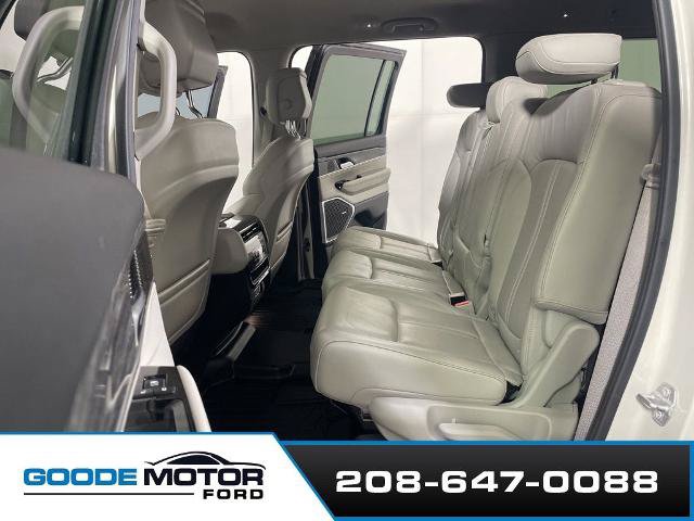 Used 2022 Jeep Wagoneer Series II AWD/4WD image 19