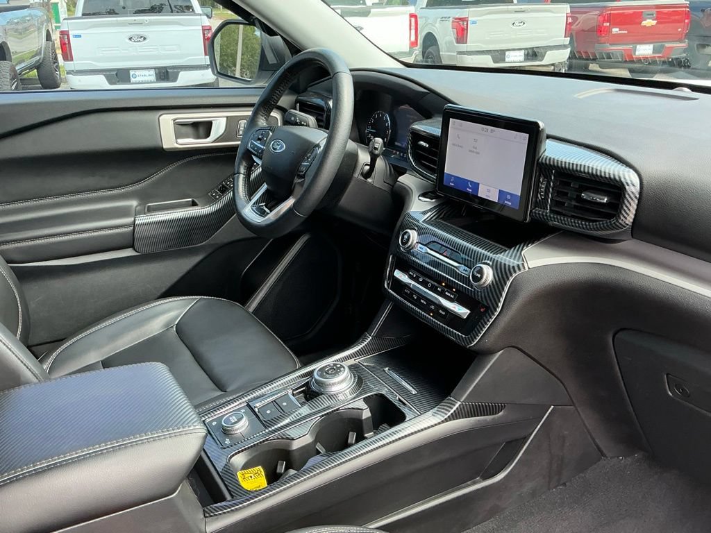 Certified 2023 Ford Explorer XLT w/ Equipment Group 202A AWD/4WD image 17