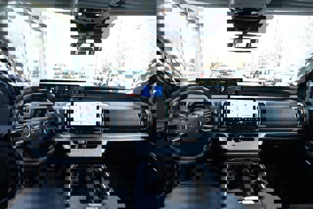 Certified 2025 Ford Expedition Active image 14