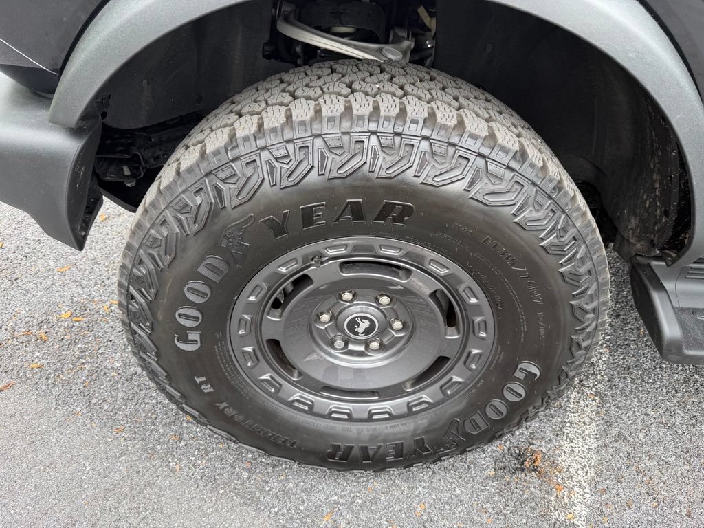 Certified 2025 Ford Bronco Outer Banks w/ Sasquatch Package AWD/4WD image 11