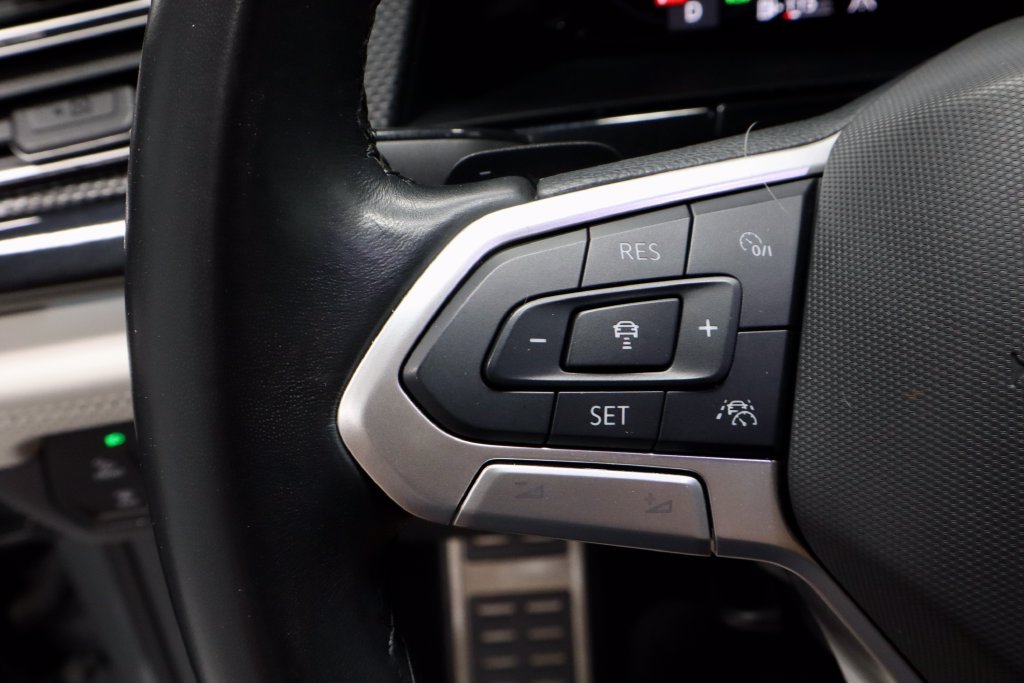 Used 2024 Volkswagen Atlas Cross Sport SEL Premium R-Line AWD/4WD image 29
