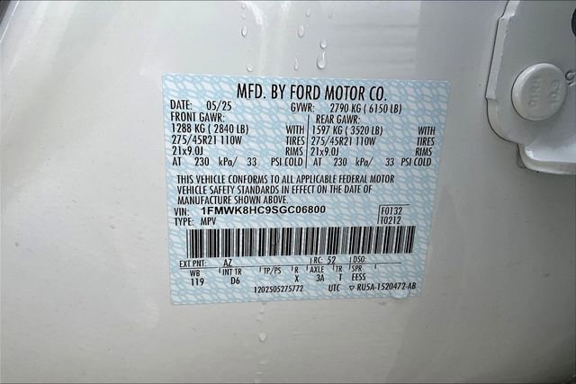 Certified 2025 Ford Explorer Platinum w/ Ultimate Package AWD/4WD image 31