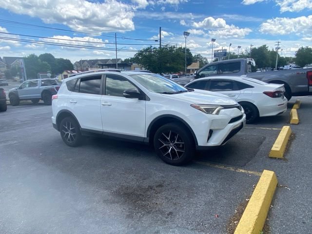 Used 2018 Toyota RAV4 SE AWD/4WD image 1