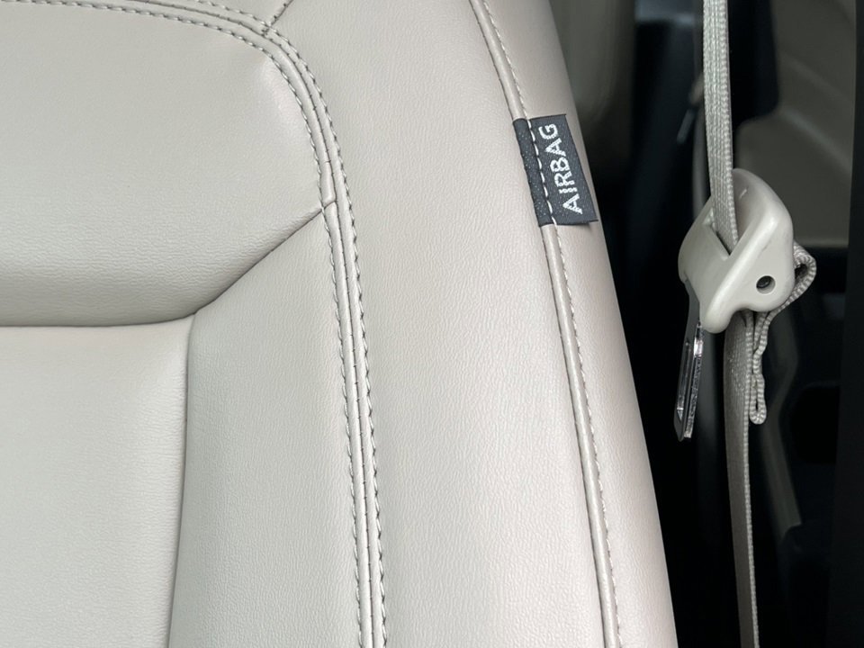 Certified 2022 Ford Explorer XLT w/ Equipment Group 202A image 20