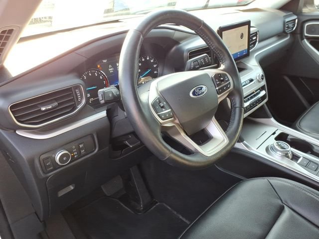 Certified 2021 Ford Explorer XLT w/ Equipment Group 202A AWD/4WD image 17
