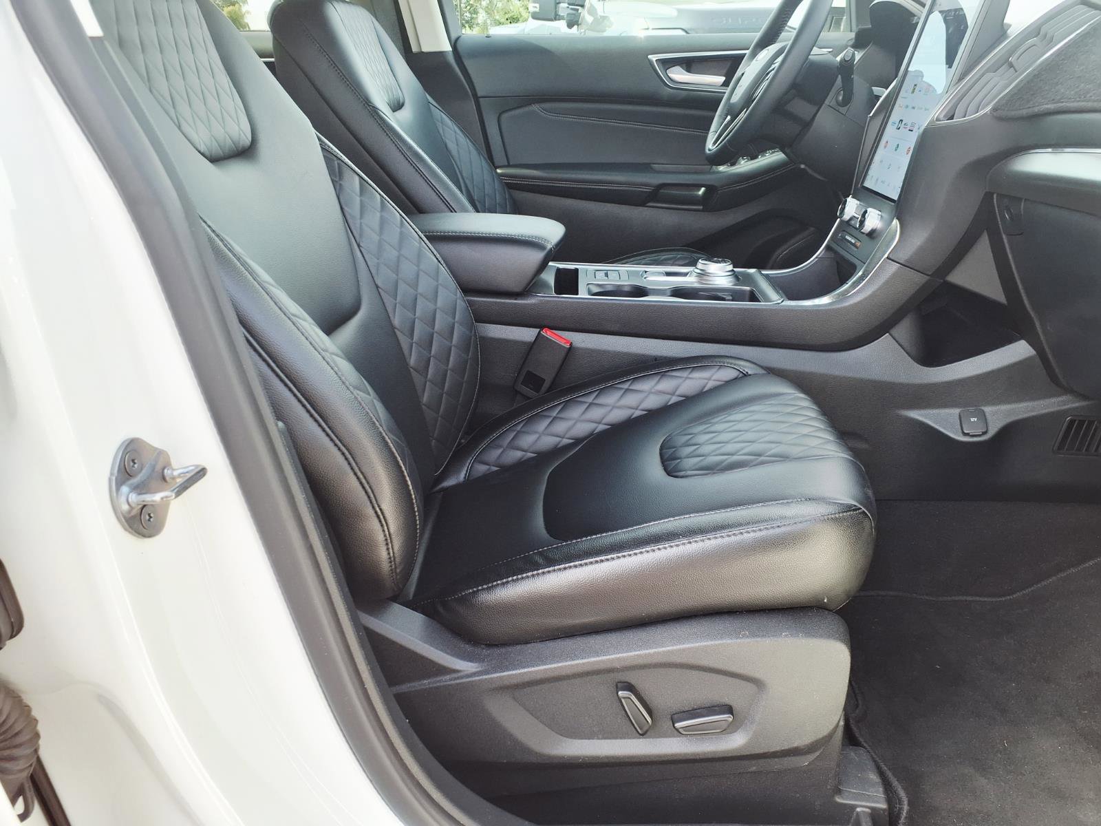 Certified 2024 Ford Edge Titanium AWD/4WD image 11