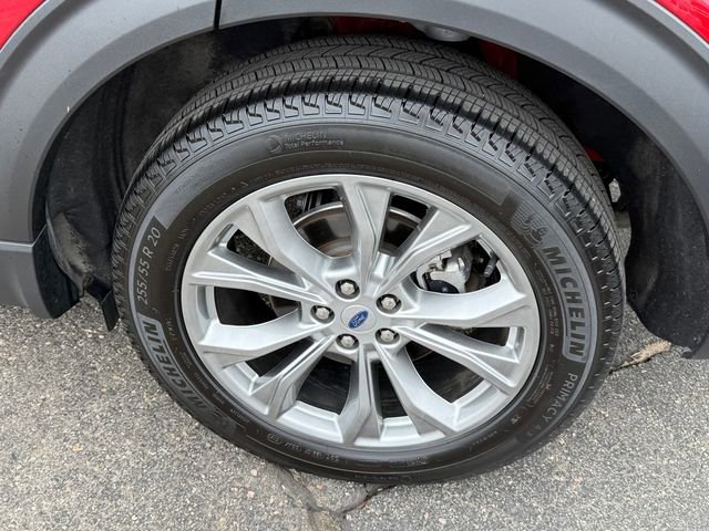 Certified 2023 Ford Explorer XLT w/ Equipment Group 202A image 5