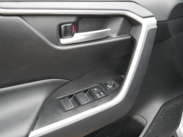 Used 2025 Toyota RAV4 XLE AWD/4WD image 15