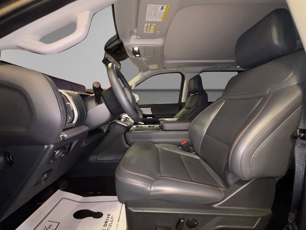 Certified 2025 Ford Expedition Active AWD/4WD image 9