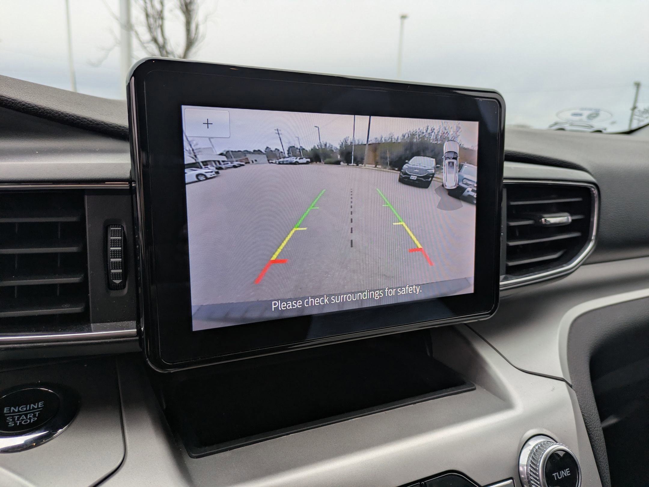 Certified 2022 Ford Explorer XLT w/ Equipment Group 202A image 25