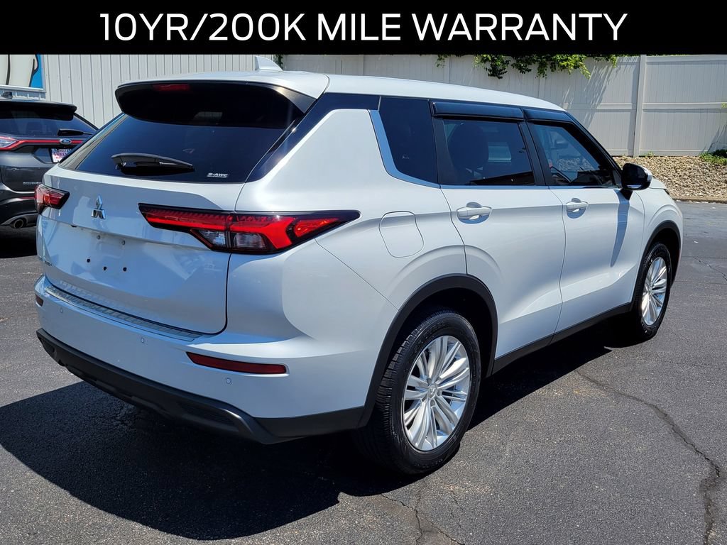 Used 2022 Mitsubishi Outlander ES AWD/4WD image 5