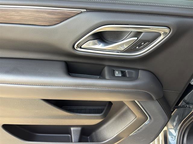 Used 2021 Chevrolet Suburban LS image 17