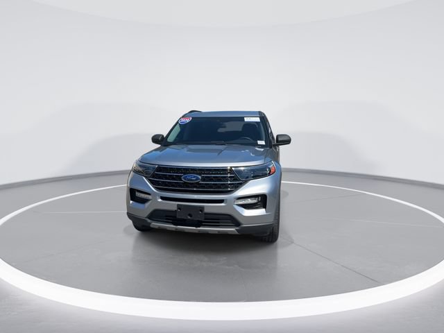 Certified 2020 Ford Explorer XLT w/ Equipment Group 202A AWD/4WD image 2