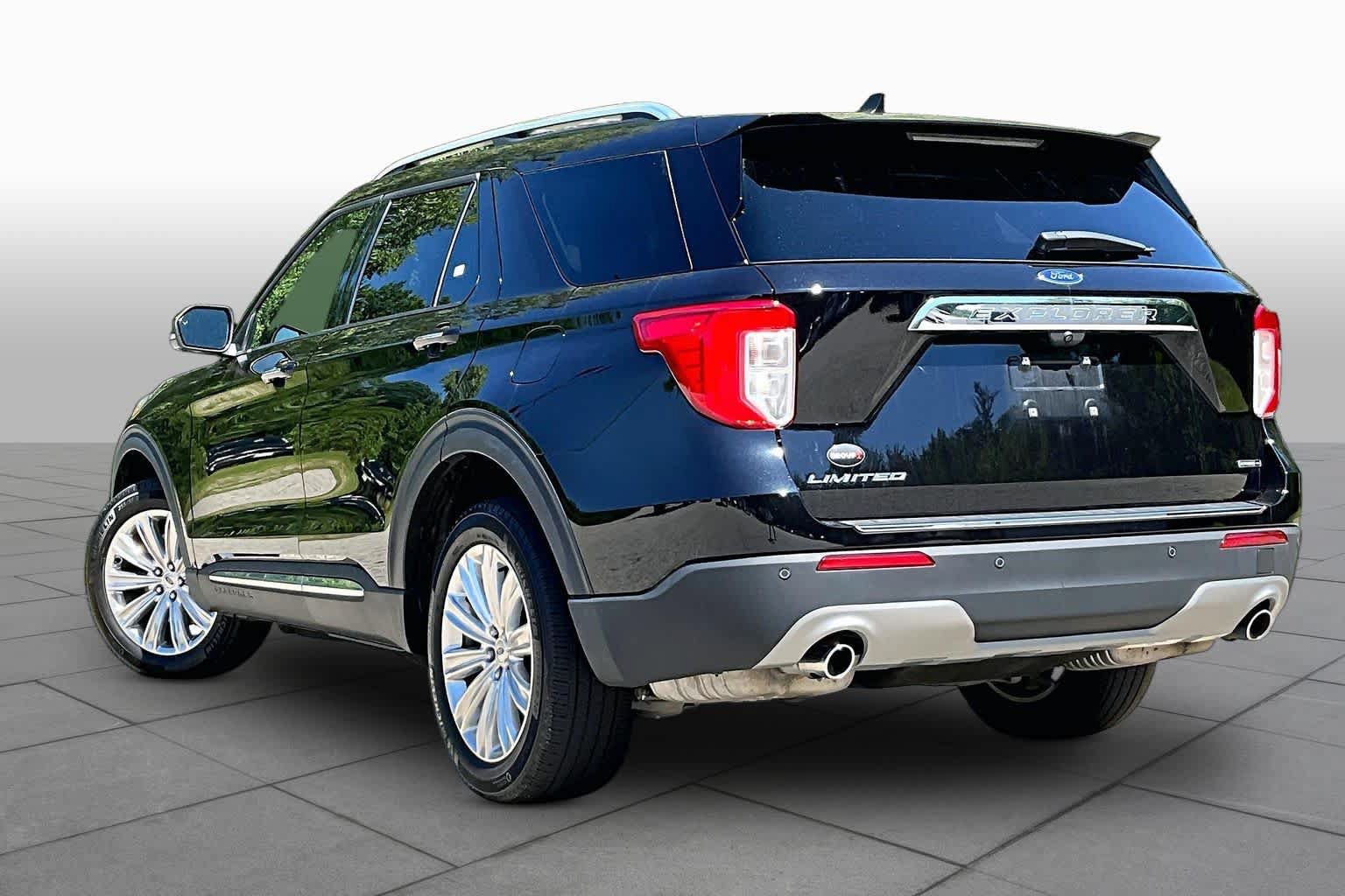 Certified 2023 Ford Explorer Limited w/ Hybrid Equipment Group 310A AWD/4WD image 12