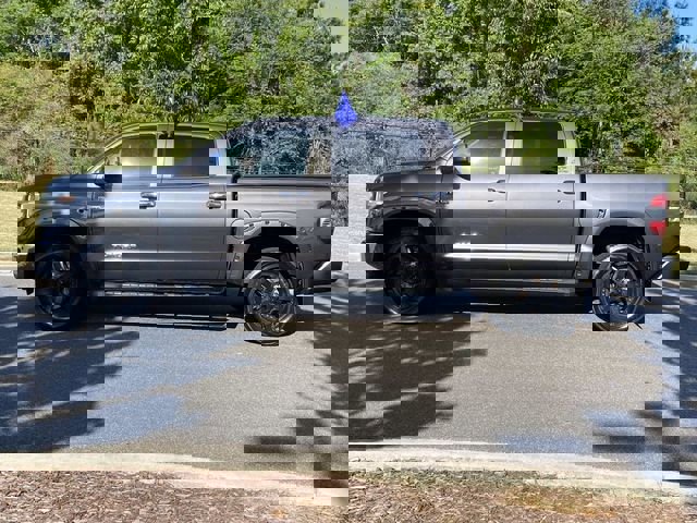 Used 2018 Toyota Tundra Limited w/ Limited Premium Package AWD/4WD image 2