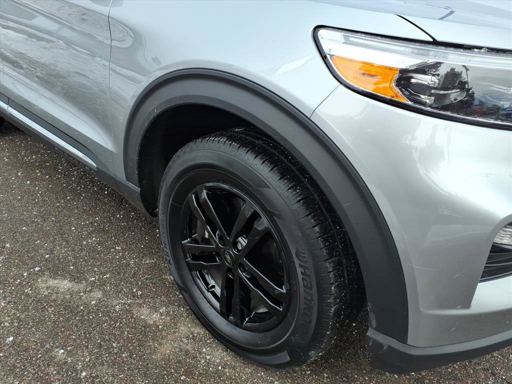 Certified 2024 Ford Explorer XLT w/ Equipment Group 202A image 5