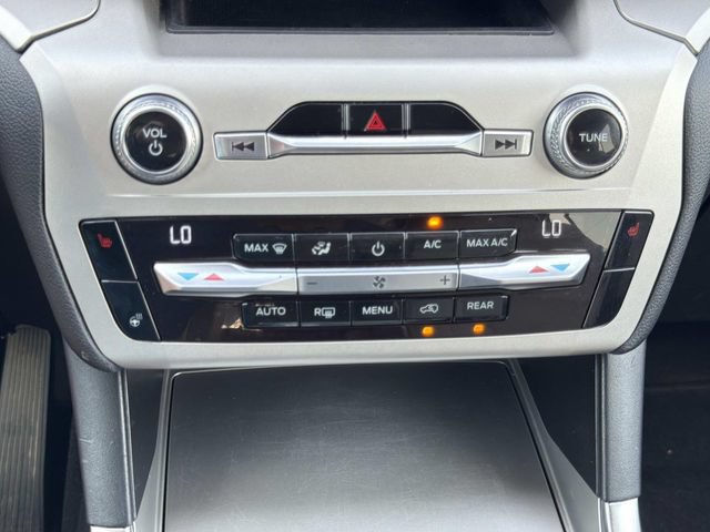Certified 2021 Ford Explorer XLT w/ Equipment Group 202A AWD/4WD image 29