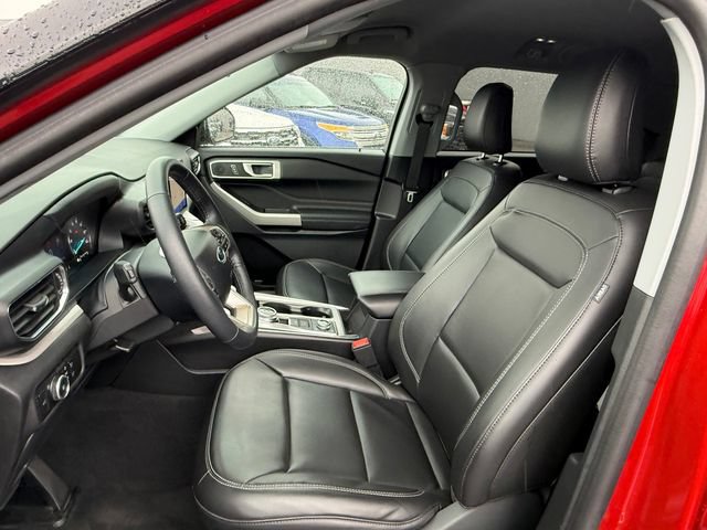 Certified 2024 Ford Explorer XLT w/ Equipment Group 202A AWD/4WD image 6