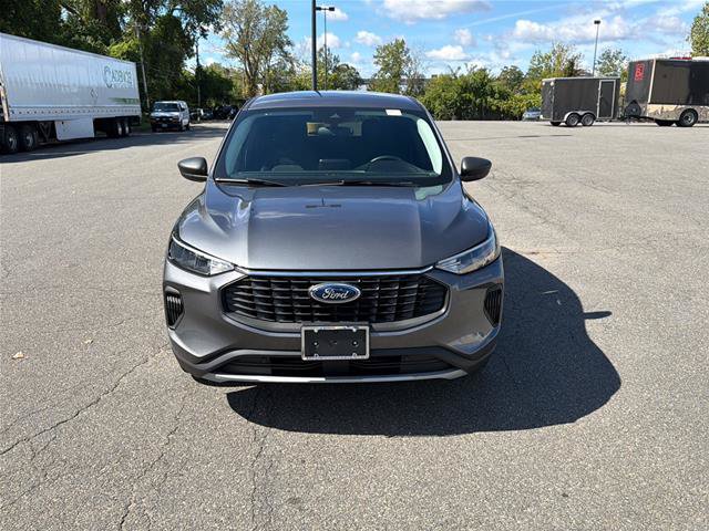 Certified 2023 Ford Escape Active AWD/4WD image 2