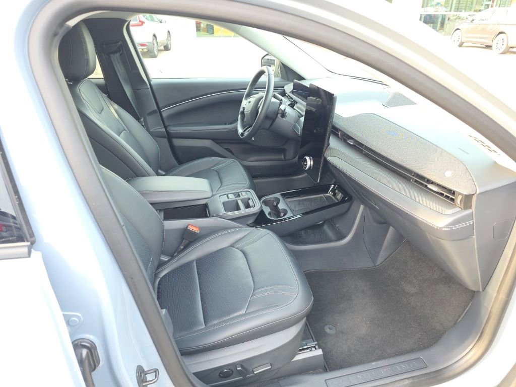 Certified 2025 Ford Mustang Mach-E Premium image 5