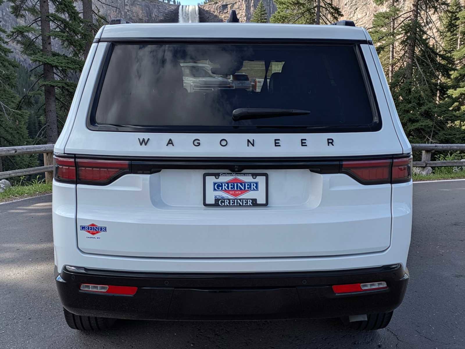 Used 2025 Jeep Wagoneer Series II w/ Premium Group I AWD/4WD image 5
