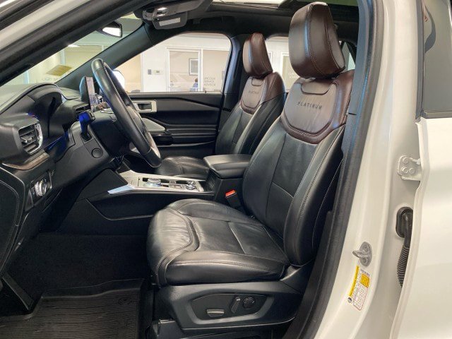 Certified 2023 Ford Explorer Platinum w/ Technology Package AWD/4WD image 16