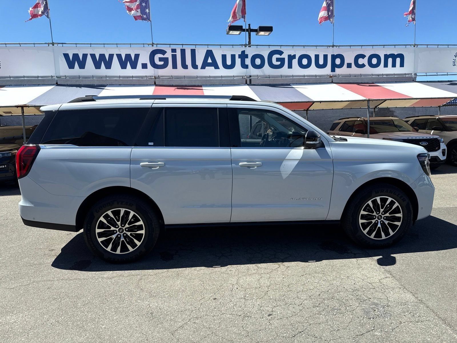 Certified 2025 Ford Expedition Platinum AWD/4WD image 6
