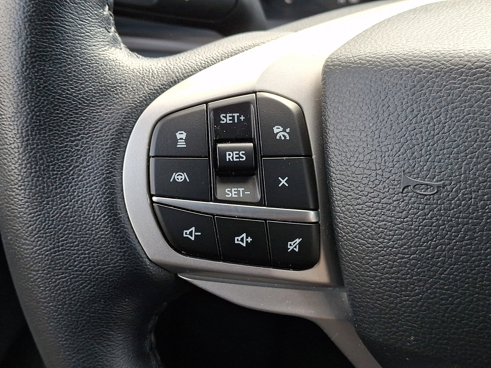 Certified 2022 Ford Explorer Limited w/ Limited Technology Package image 29