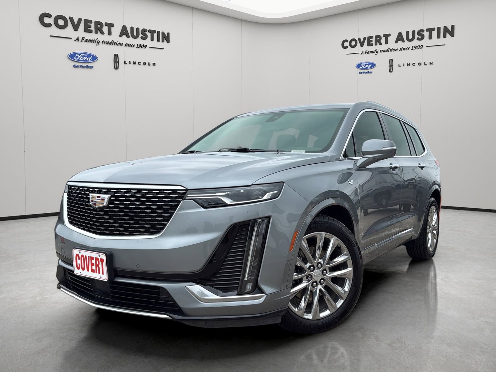 Used 2023 Cadillac XT6 Premium Luxury w/ Technology Package FWD image 1