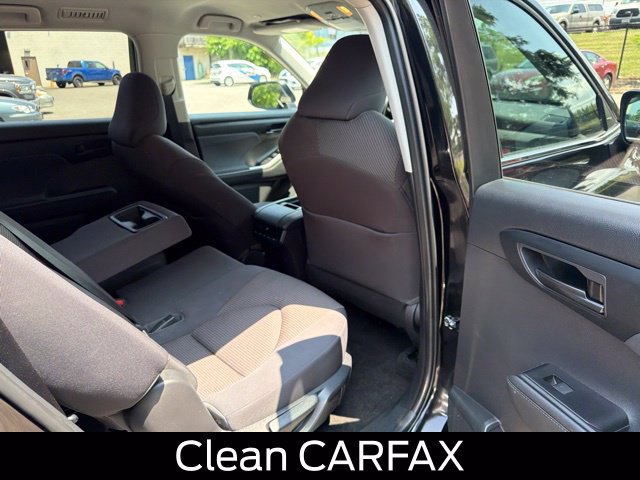 Used 2023 Toyota Highlander LE AWD/4WD image 17