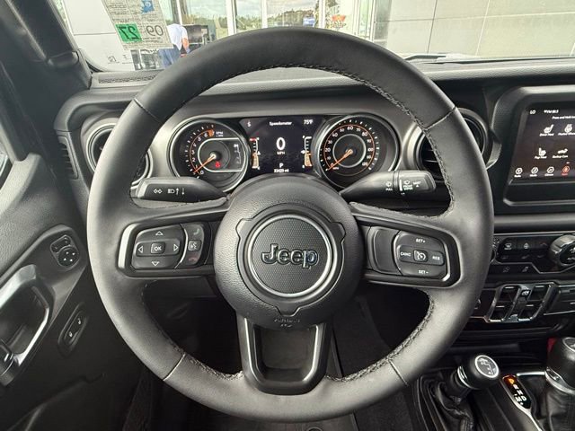 Used 2023 Jeep Gladiator Sport AWD/4WD image 19