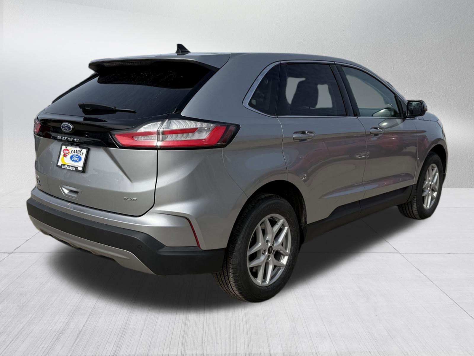 Certified 2024 Ford Edge SEL image 5