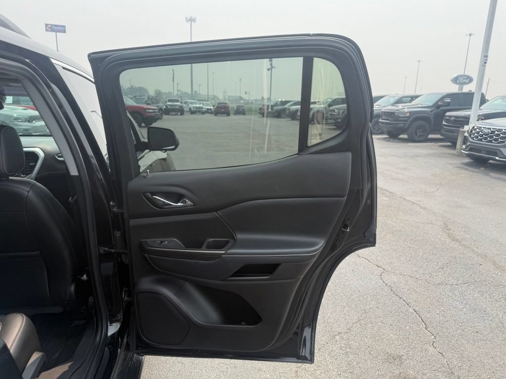 Used 2019 GMC Acadia SLT w/ LPO, Floor Liner Package AWD/4WD image 57