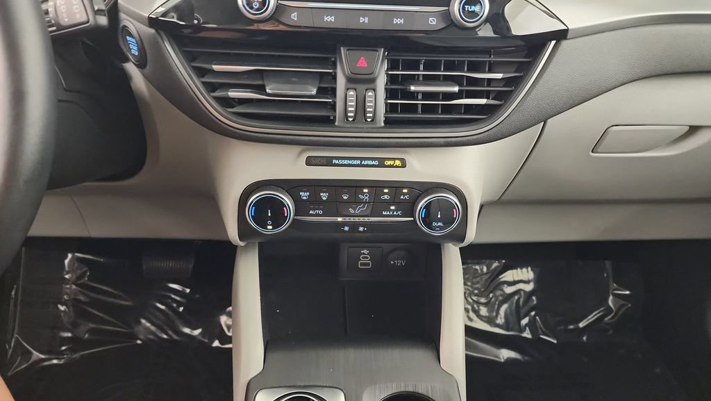 Certified 2024 Ford Escape Active FWD image 17