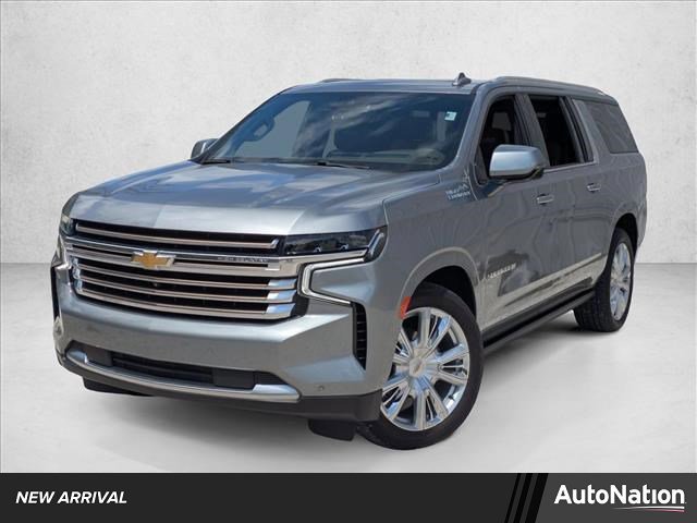 Used 2024 Chevrolet Suburban High Country image 3