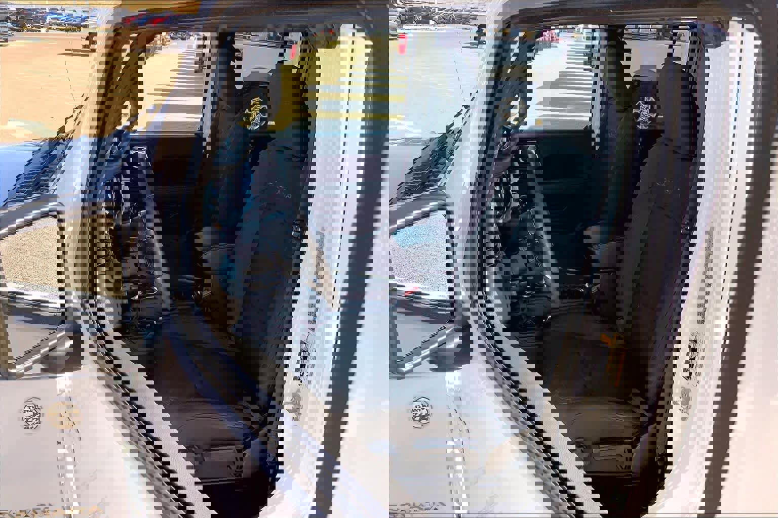 Used 2023 Jeep Wrangler Sahara image 7