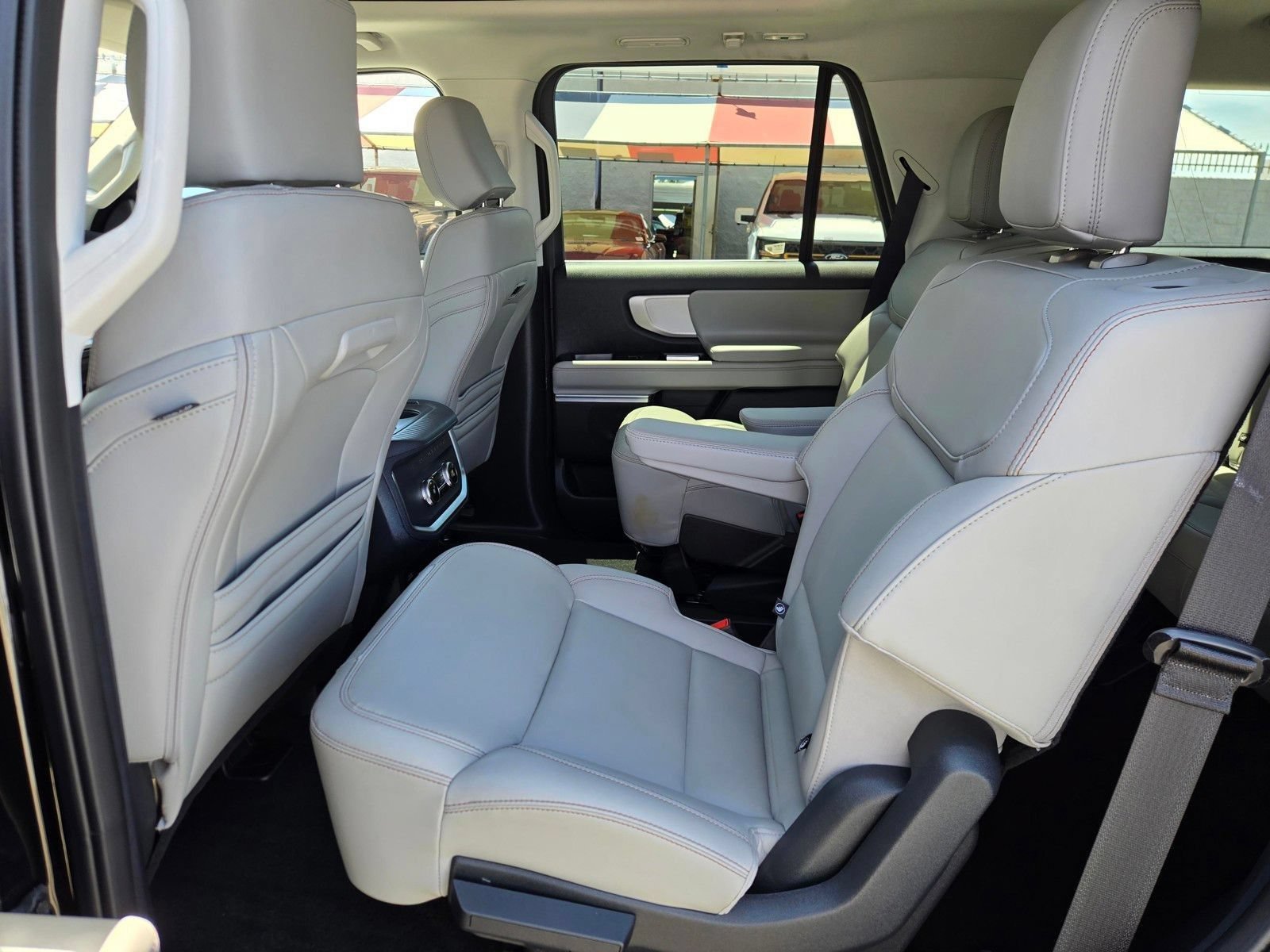 Certified 2025 Ford Expedition Active AWD/4WD image 11